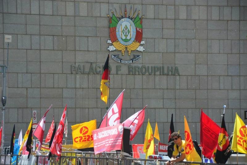 Vota&ccedil;&atilde;o de pacote de Sartori deve se estender ap&oacute;s o Natal na Assembleia