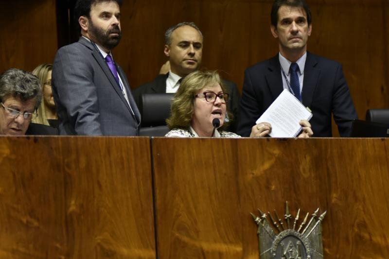 Das 28 propostas do pacote, 14 s&atilde;o aprovadas e uma &eacute; rejeitada