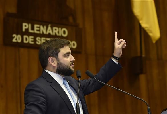 Informa&ccedil;&atilde;o &eacute; do l&iacute;der do governo na AL
