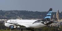 Malta mantém sequestradores de avião líbio em detenção