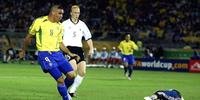 Ronaldo marcou dois gols contra a Alemanha na final da Copa do Mundo 2002