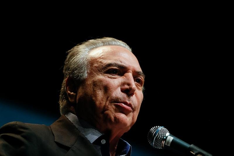 Lista de alimenta&ccedil;&atilde;o em avi&atilde;o de Temer tem tem gasto de R$ 17 mil em sorvetes e cinco tipos de picol&eacute;