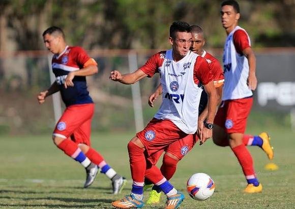 Volante Juninho est&aacute; na mira do Inter