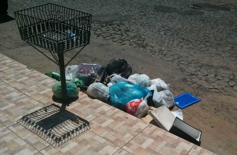 Lixo n&atilde;o foi recolhido em v&aacute;rios bairros de Novo Hamburgo