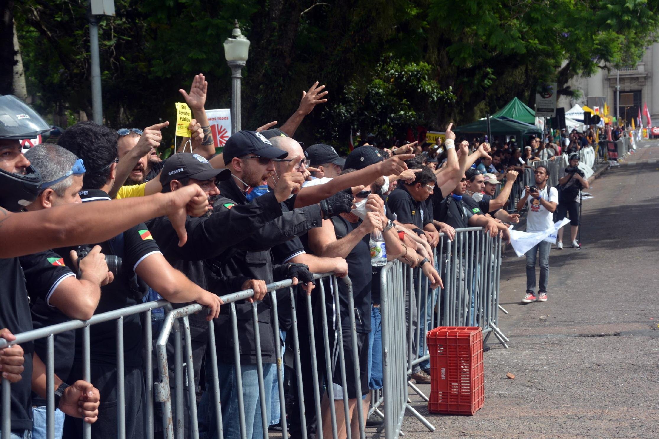 Sinpol vai garantir 30% do efetivo, para atender casos graves, como crimes contra a vida