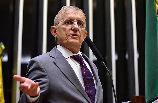 Governo estuda reforma previdenci&aacute;ria para militares, diz vice-l&iacute;der na C&acirc;mara