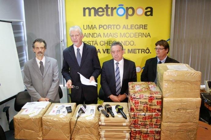 Em abril de 2014, a prefeitura recebeu quatro projetos para metr&ocirc; em Porto Alegre