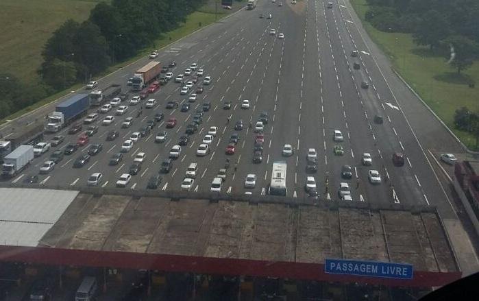 Mais de 40 mil ve&iacute;culos j&aacute; sa&iacute;ram de Porto Alegre rumo ao Litoral 