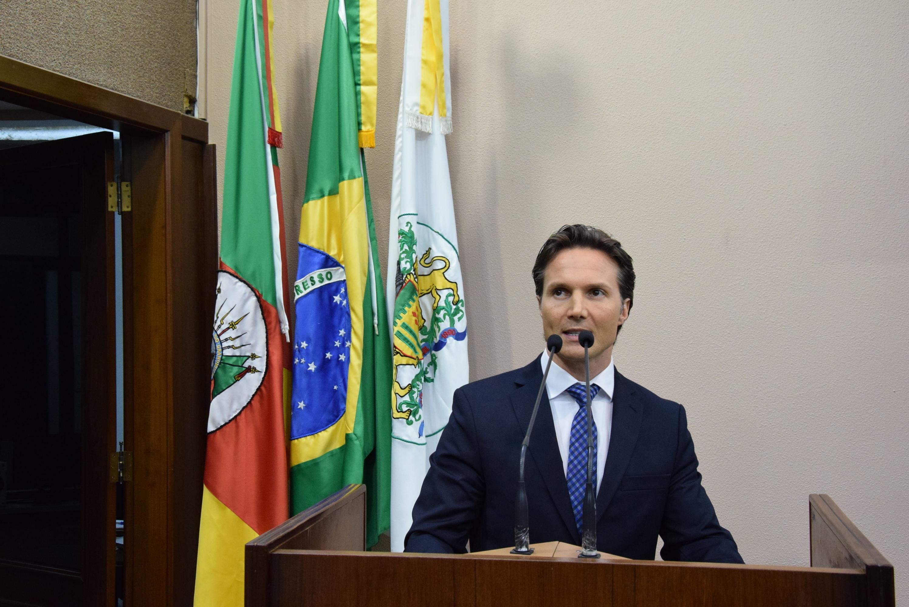 Empossado em Caxias, Guerra quer cortar pela metade nomea&ccedil;&otilde;es de CCs