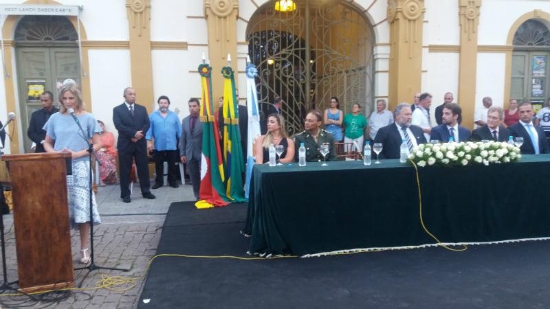 Paula Mascarenhas assumiu prefeitura de Pelotas neste domingo