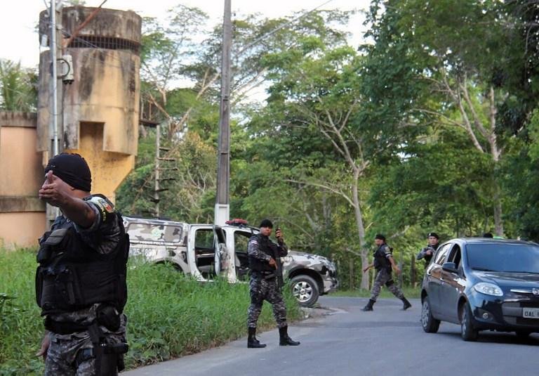 Presos de fac&ccedil;&otilde;es do Amazonas ir&atilde;o para pres&iacute;dios federais, diz ministro