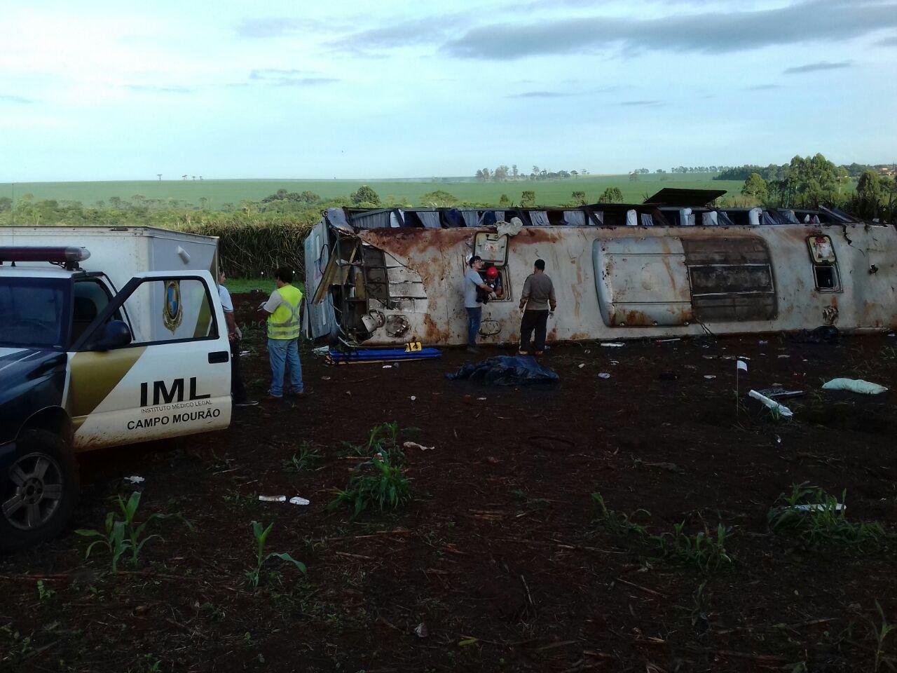 Sete pessoas morrem em acidente de &ocirc;nibus no Paran&aacute;