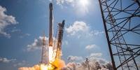 SpaceX pretende lançar no domingo 10 satélites da Califórnia