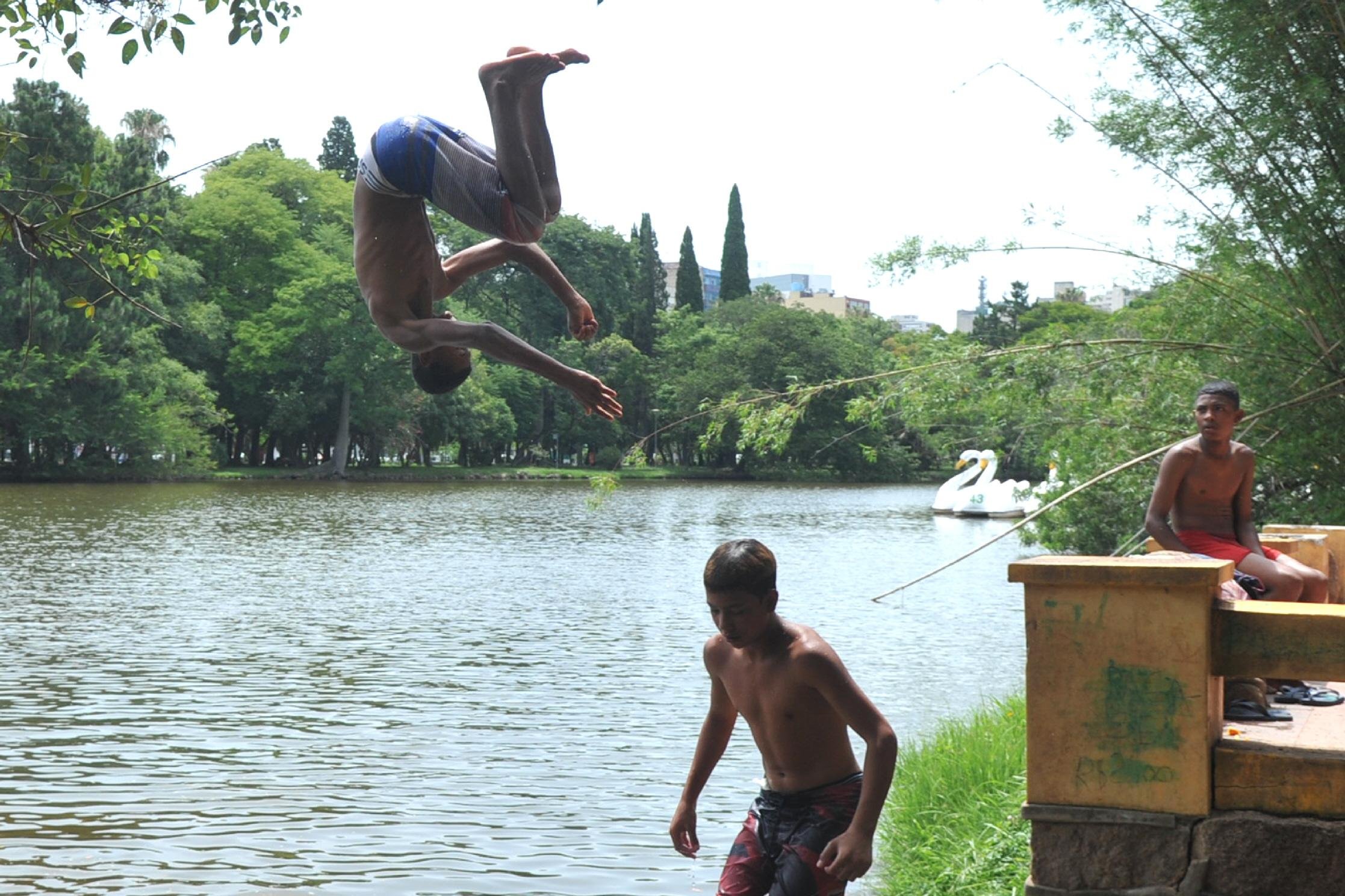 Temperatura passou dos 38&ordm;C em Porto Alegre