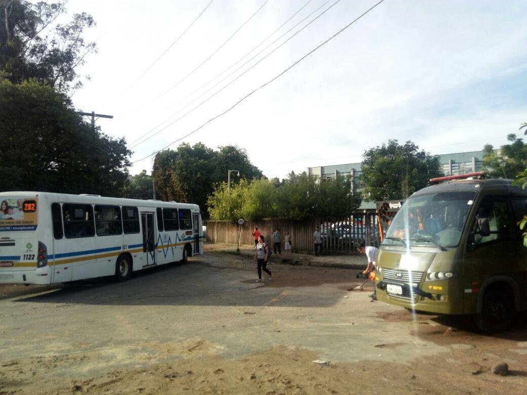 &Ocirc;nibus da zona Sul de Porto Alegre voltam a circular ap&oacute;s 12 horas de paralisa&ccedil;&atilde;o	