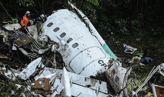 Advogado diz ter documento que comprova que aeron&aacute;utica da Bol&iacute;via autorizou voo da LaMia