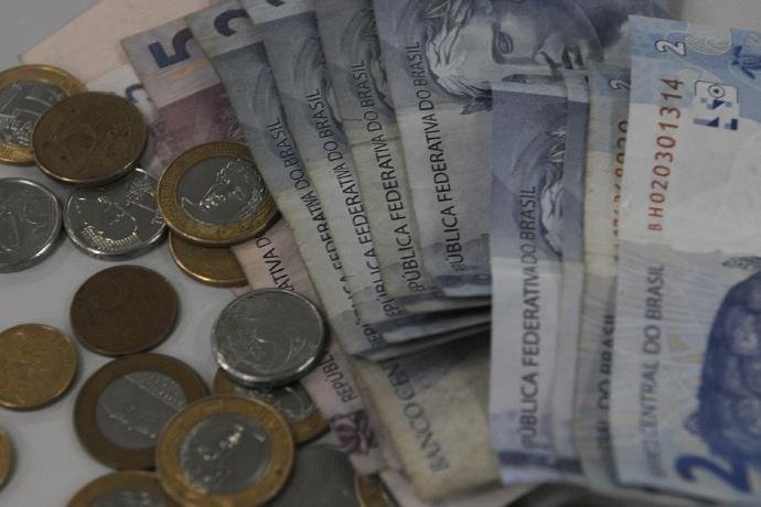 Poupan&ccedil;a tem saque l&iacute;quido de R$ 40,701 bilh&otilde;es em 2016