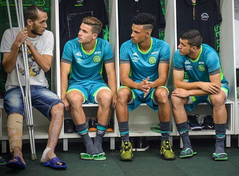 Neto conversa com jogadores da base da Chapecoense