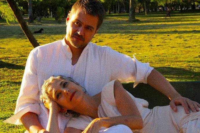 Fernando Sess&eacute; e Deborah Finocchiaro atuam no espet&aacute;culo "Caio do C&eacute;u"