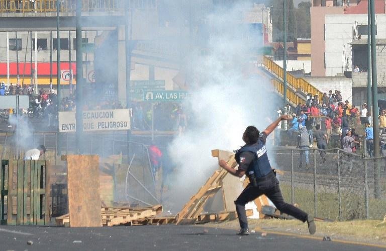 Protestos contra aumento da gasolina no M&eacute;xico deixam seis mortos