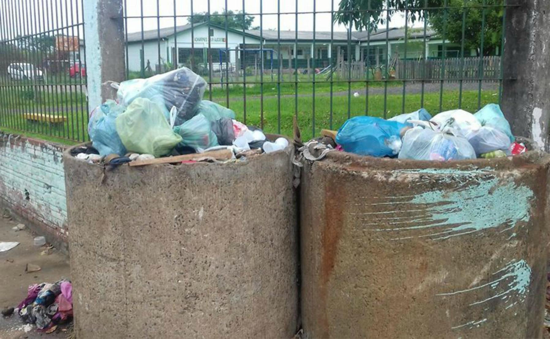 Lixo acumula nas ruas de Novo Hamburgo