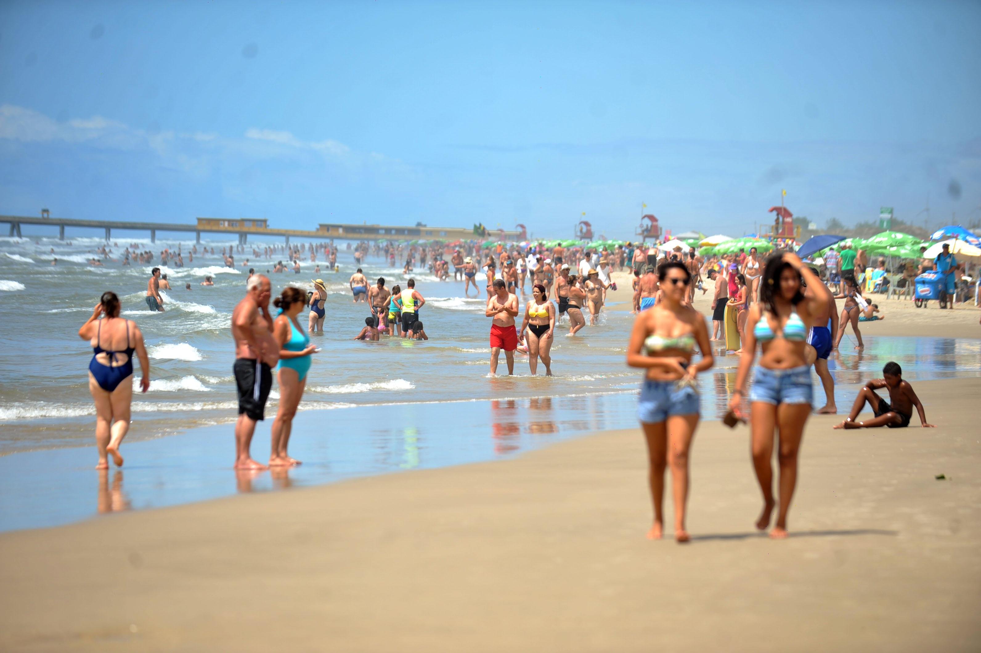 Praia de Tramanda&iacute; ficou lotada nesta quarta