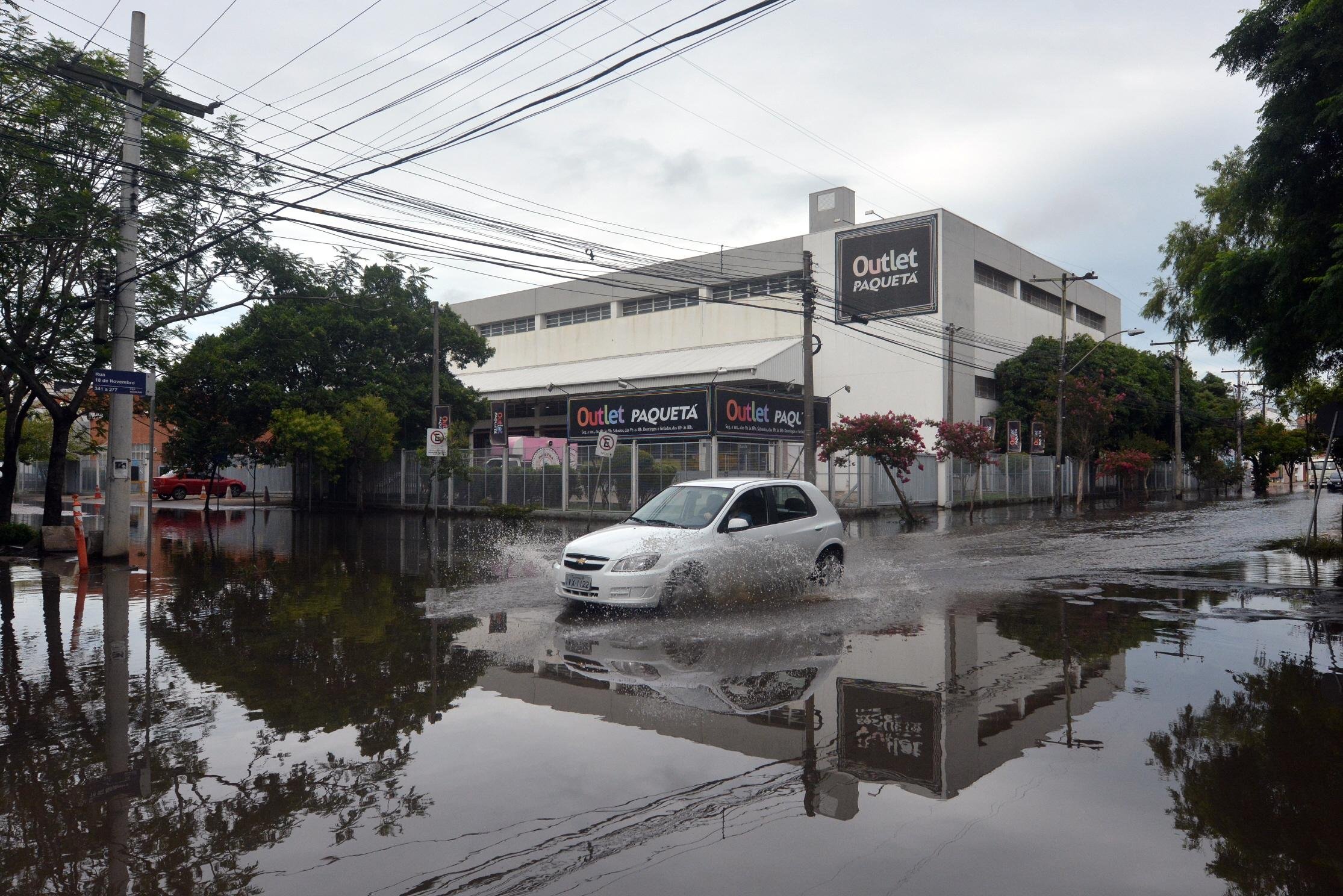 Alagamentos s&atilde;o constantes na regi&atilde;o
