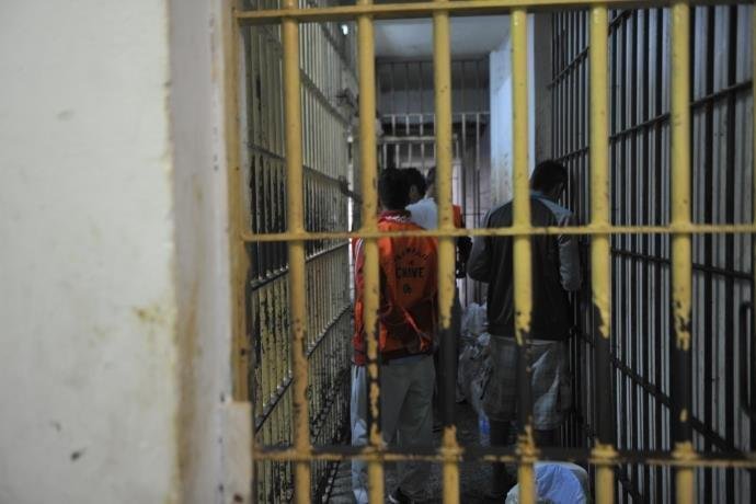 Ministra C&aacute;rmen L&uacute;cia determinou ao governo do Estado que promova a transfer&ecirc;ncia dos presos das delegacias de pol&iacute;cia para as penitenci&aacute;rias estaduais