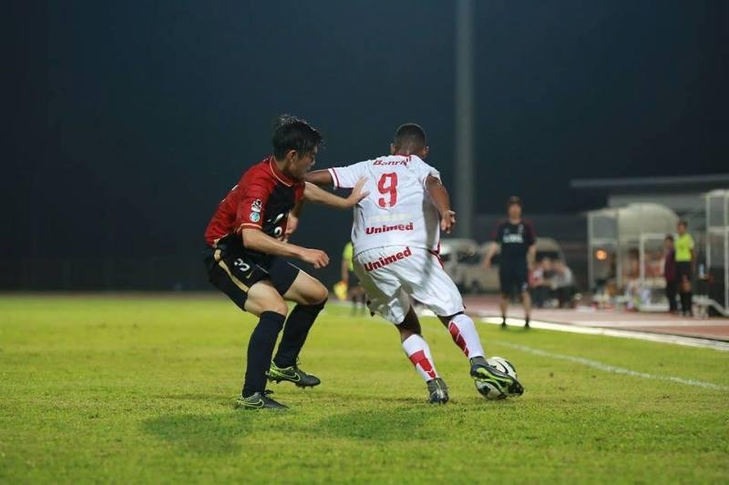 Colorado mandou na partida e massacrou advers&aacute;rios j&aacute; no primeiro tempo