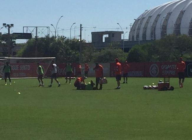 Segundo treino com bola do Inter tem susto com Vald&iacute;via 