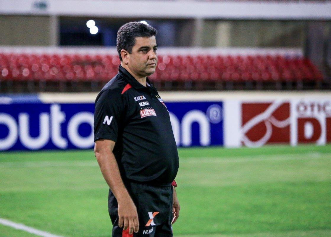 Pol&iacute;cia dar&aacute; coletiva sobre caso do t&eacute;cnico do Atl&eacute;tico-GO