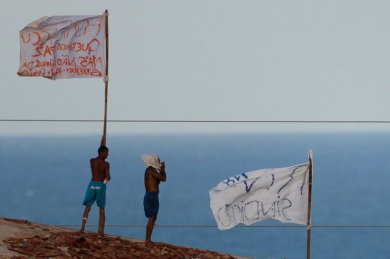 Dois dias ap&oacute;s fim de massacre, detentos circulam livremente dentro de Alca&ccedil;uz
