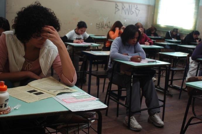 Estudantes t&ecirc;m acesso a uma tabela com a nota obtida em cada uma das provas
