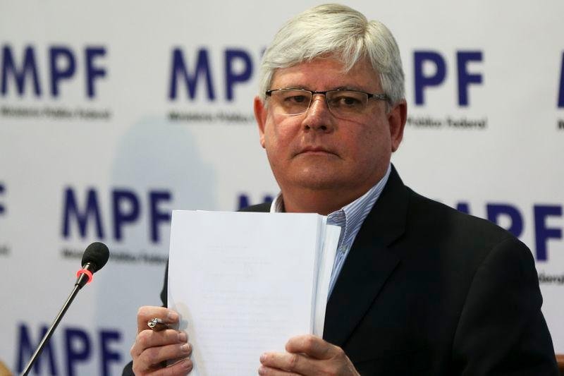 Janot diz que pode recuperar mais recursos pela Lava Jato em viagem para Su&iacute;&ccedil;a
