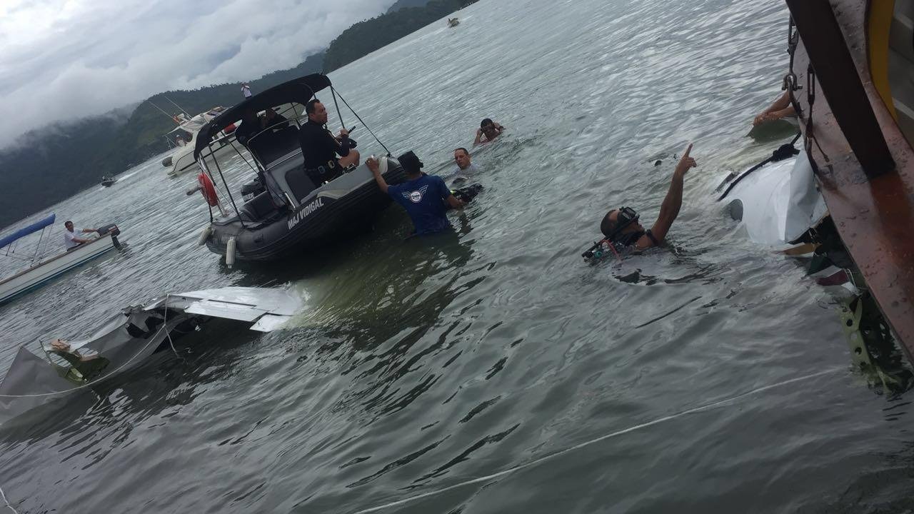Avi&atilde;o cai em Paraty; filho de Teori Zavascki confirma que pai estava no voo