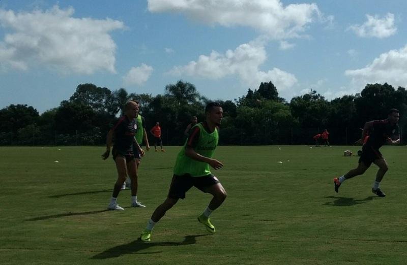 Treino do Inter tem presen&ccedil;a de lateral direito Alem&atilde;o