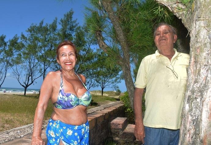 Artistas fogem da fama no pa&iacute;s vizinho para viver no anonimato no desconhecido balne&aacute;rio