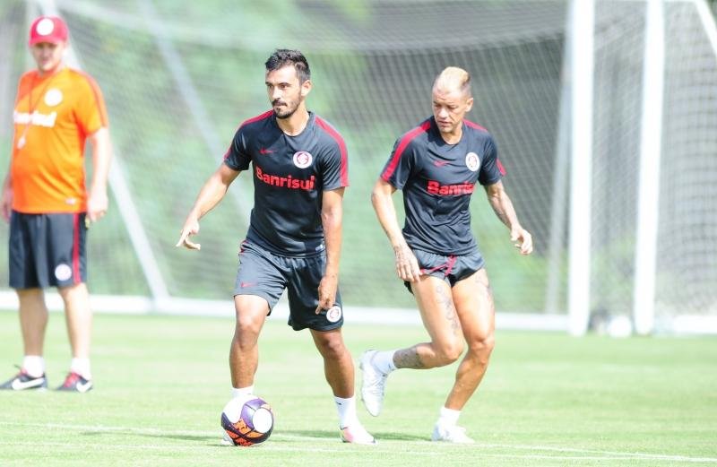 Inter testa novas pe&ccedil;as do grupo em jogo-treino 