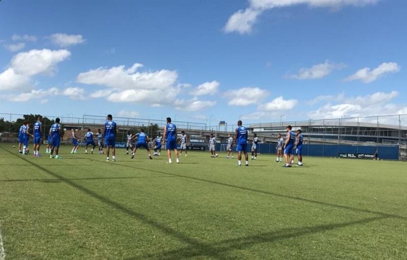 Treino do Gr&ecirc;mio tem aus&ecirc;ncias de Ed&iacute;lson, Geromel e Douglas