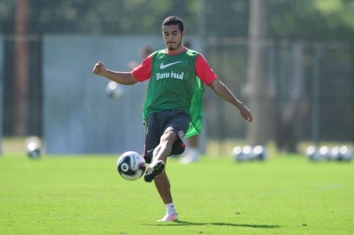Medeiros confirmou que tratativas para venda de William n&atilde;o avan&ccedil;aram