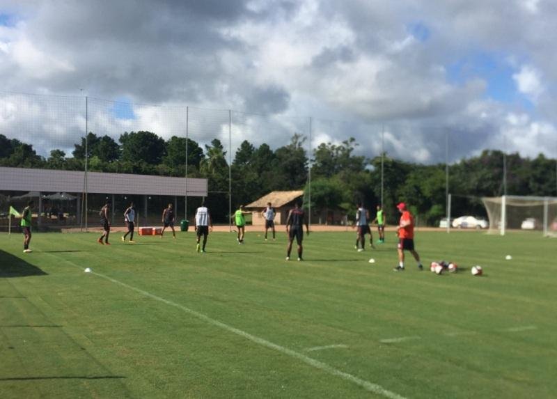 Zago comanda treino para equipe suportar press&atilde;o advers&aacute;ria