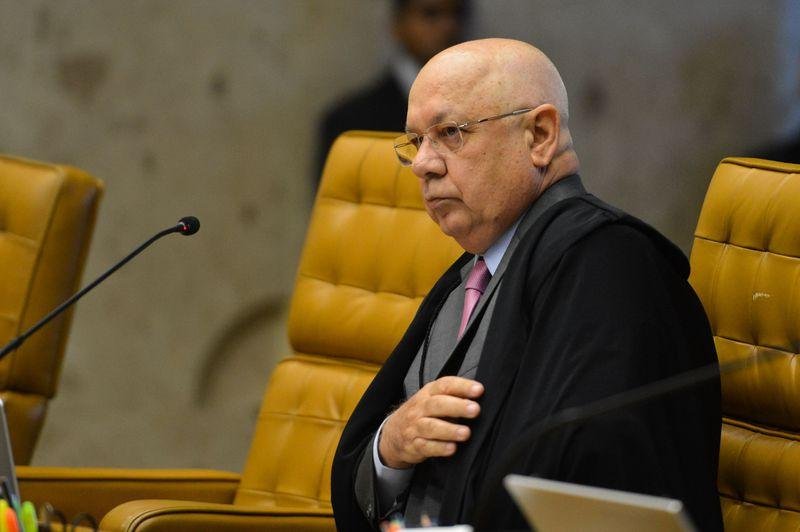 Bancada diz "estranhar" a decis&atilde;o de magistrado