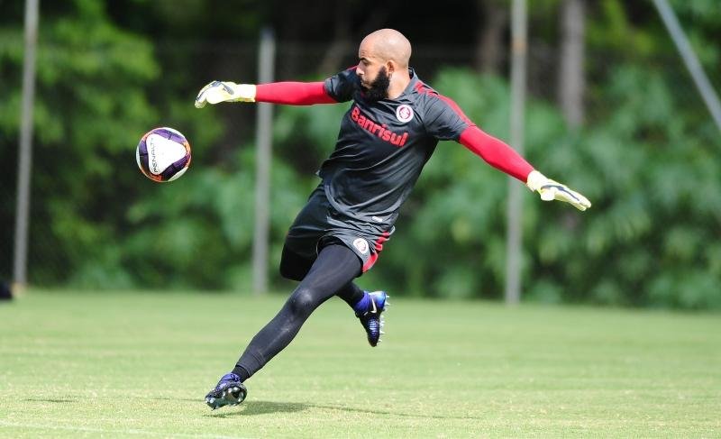 Danilo Fernandes viaja nesta ter&ccedil;a para se apresentar &agrave; Sele&ccedil;&atilde;o