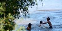 Operação Golfinho alerta para cuidados para banhistas em rios e lagos