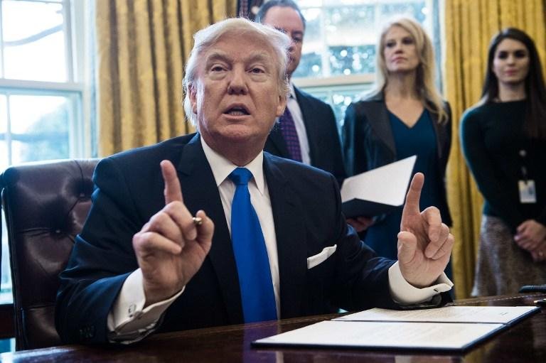  Uma das primeiras a&ccedil;&otilde;es do presidente americano foi uma ordem executiva para limitar a "carga financeira" do Obamacare