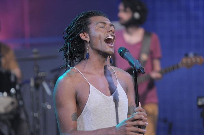 Liniker e os Caramelows tocam as m&uacute;sicas que os destacaram no cen&aacute;rio nacional no festival neste s&aacute;bado