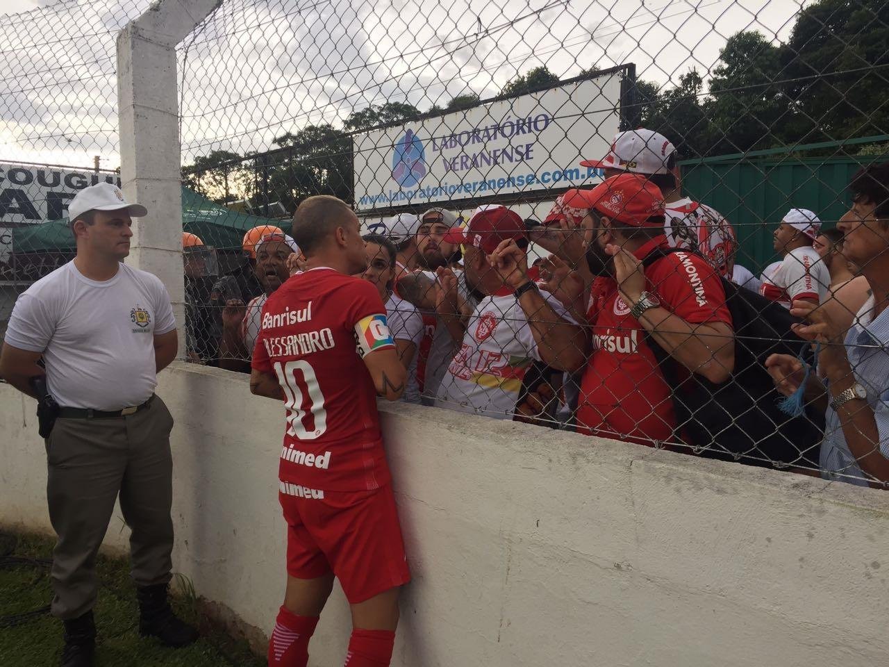 &Aacute;rbitro relatou briga entre organizadas do Inter na s&uacute;mula