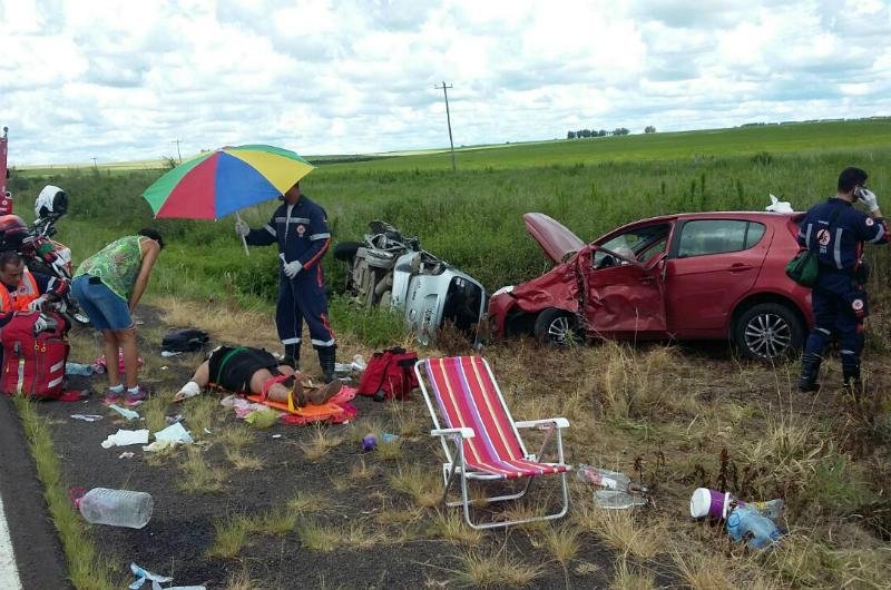 Acidente entre carros com placas da Argentina deixa um morto e feridos em Alegrete