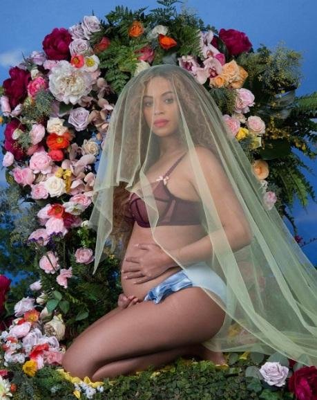 Beyonc&eacute; est&aacute; gr&aacute;vida de g&ecirc;meos