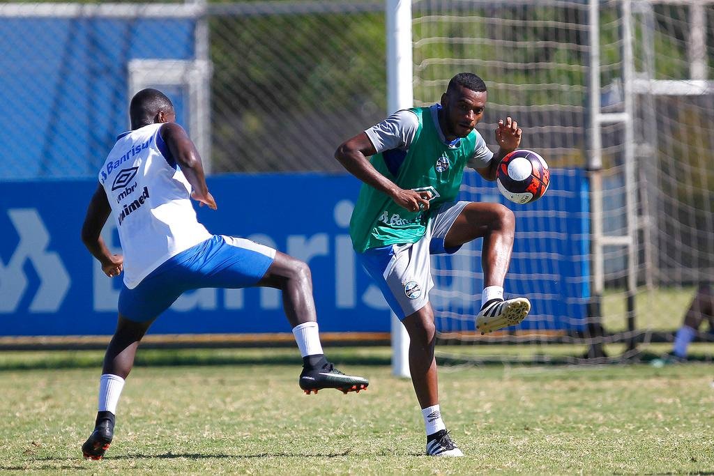 L&eacute;o Gomes dever&aacute; fazer sua estreia pelo Gr&ecirc;mio nesta quinta